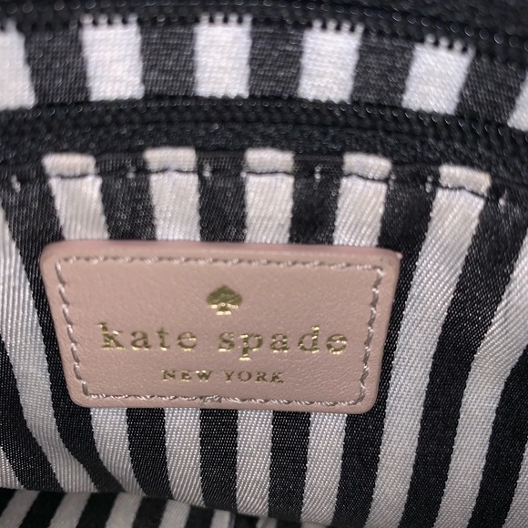 🍀EUC Kate Spade Taupe/Black Duffel style purse - Picture 2 of 7